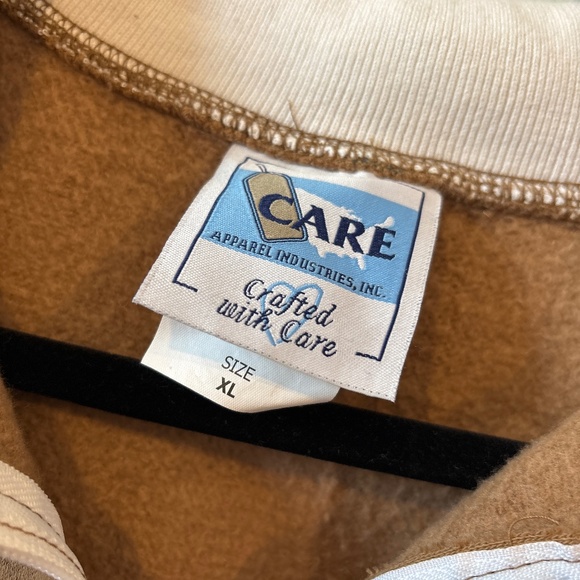 Vintage looking brown and white half zip pullover - Picture 2 of 3